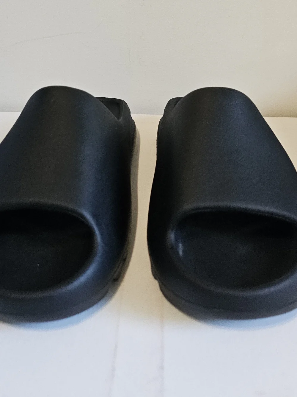 Yeezy Black Slides - Comfortable Foam Slides M11/W12-12.5